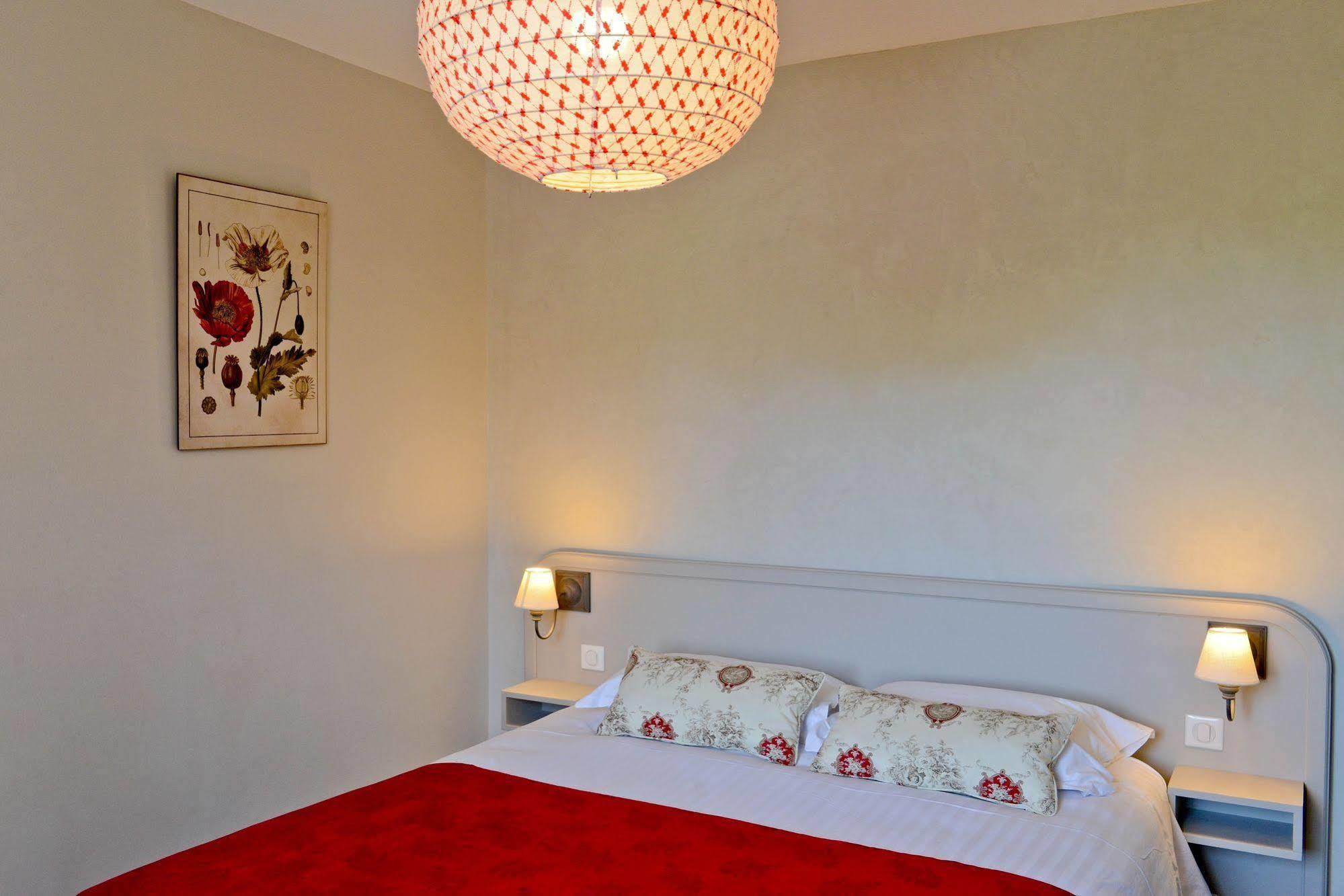 Hotel Les Bains De Secours Sévignacq-Meyracq Exteriör bild